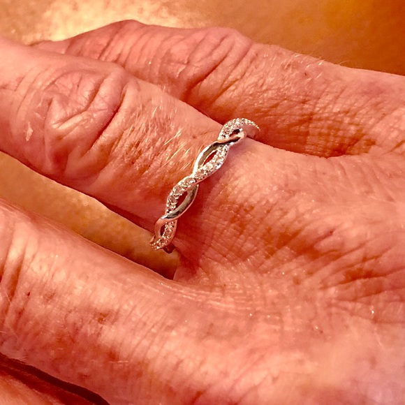 Sterling Silver Twisted Stacking Ring w/ Diamonds - Picture 5 of 9